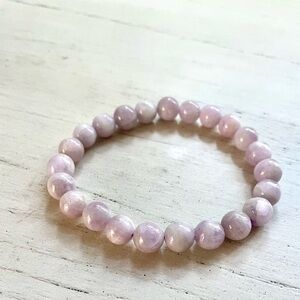 Stretchy pink kunzite crystal bracelet